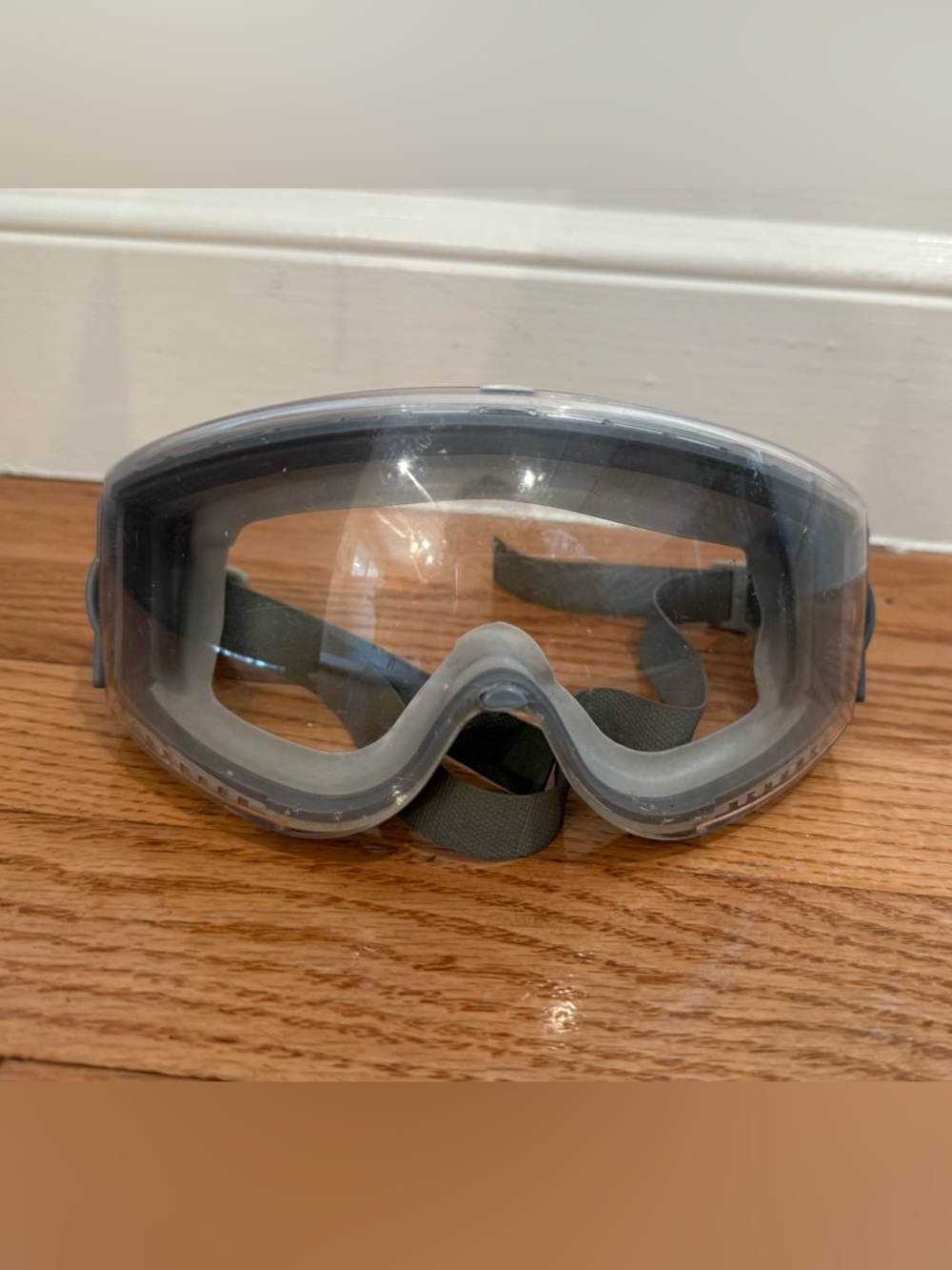 Safety Goggles Protective Eye Shield - Gray